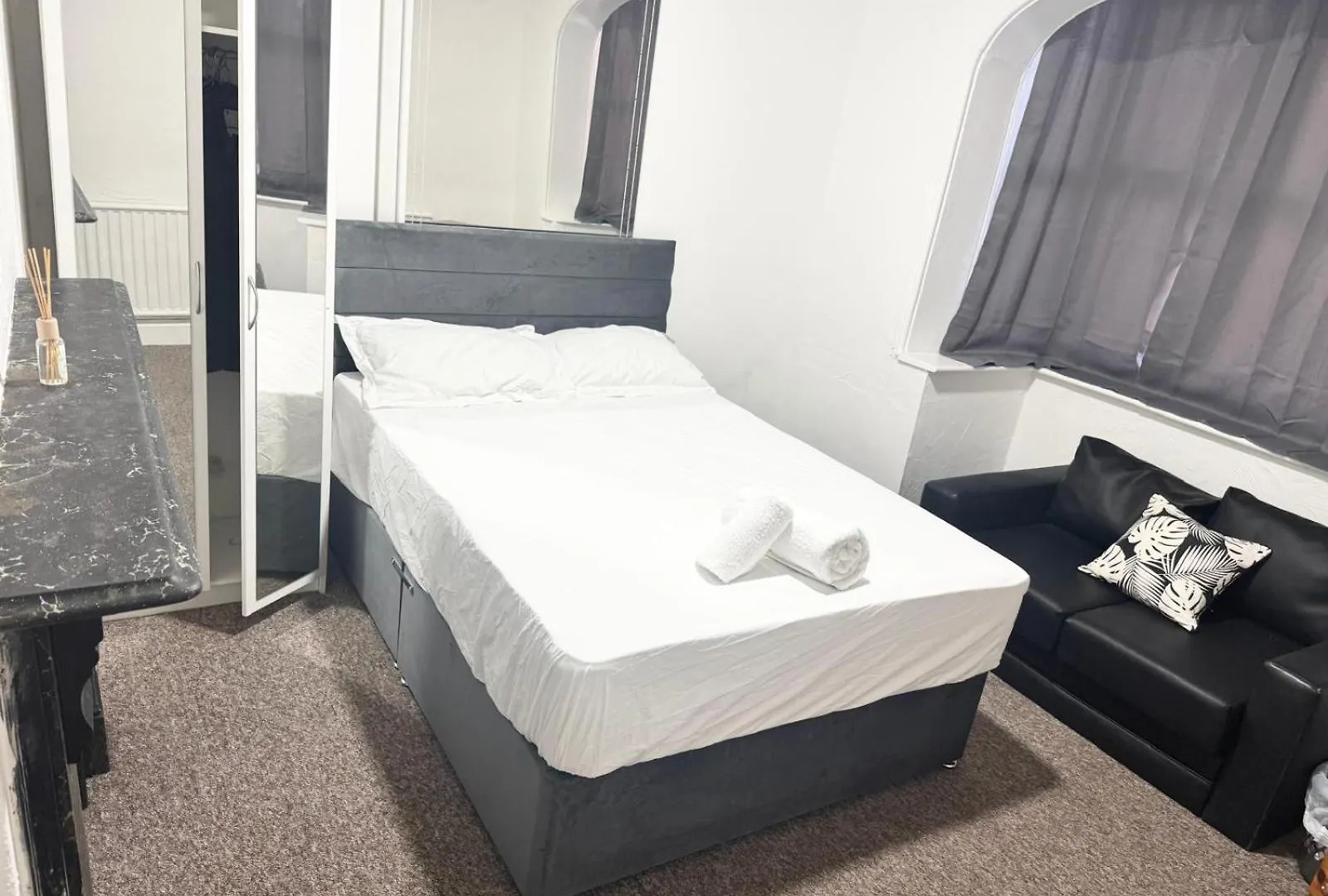Serene Suite Rooms 1 - 5 Southampton