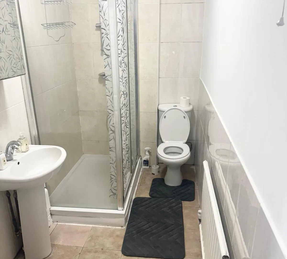 Serene Suite Rooms 1 - 5 Southampton